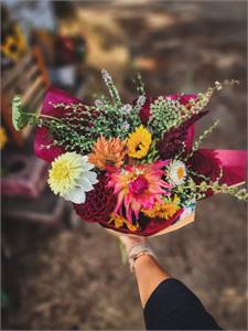 Sunnie's Flower Farm & Bouquet Deliveries